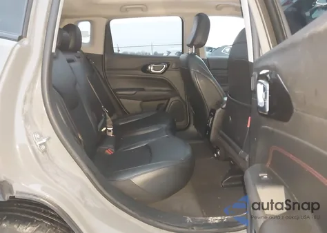 2022 Jeep Compass Trailhawk 4X4 z USA, uszkodzony, nr VIN 3C4NJDDB9NT203694